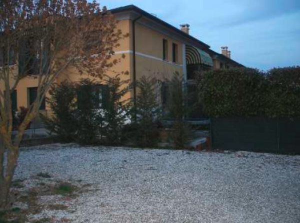 Asta immobiliare - Esecuzione 220/2013 - Lotto unico - (ASSET - Associazione Esecuzioni Immobili Treviso)